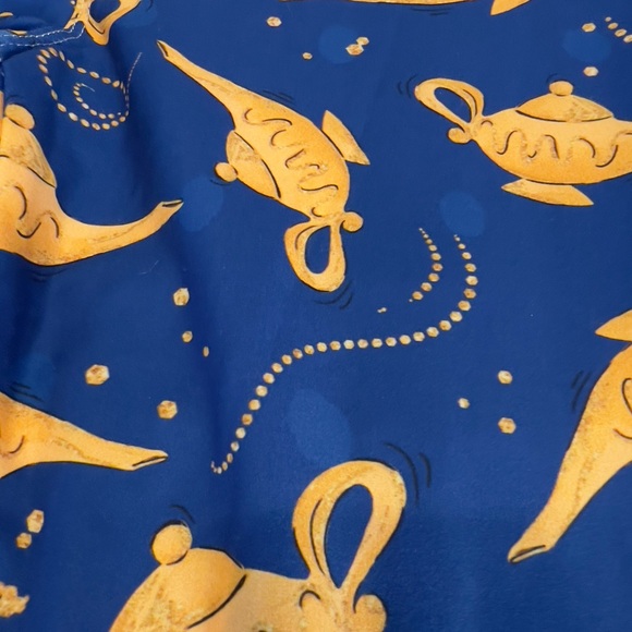 Aladdin lamp themed leggings - Picture 2 of 3